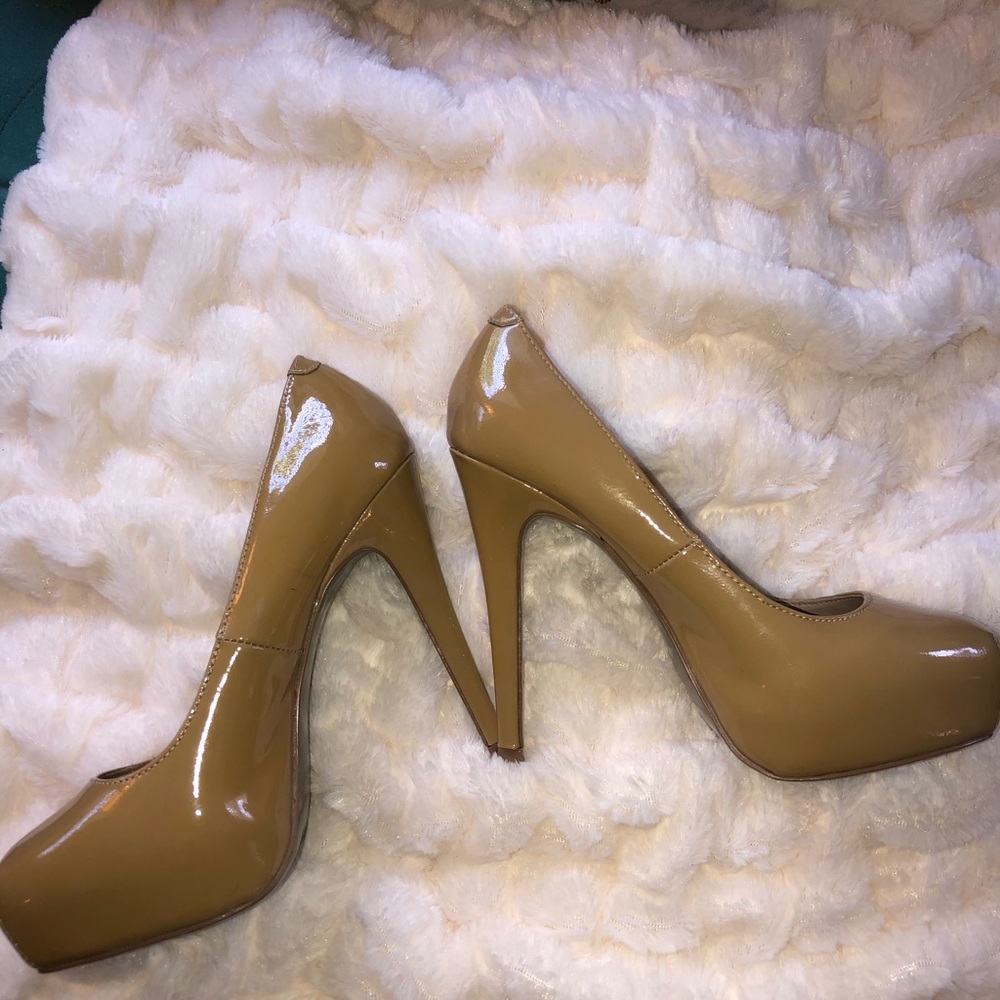 STEVE MADDEN SZ 6, 5” platform, perfect condition